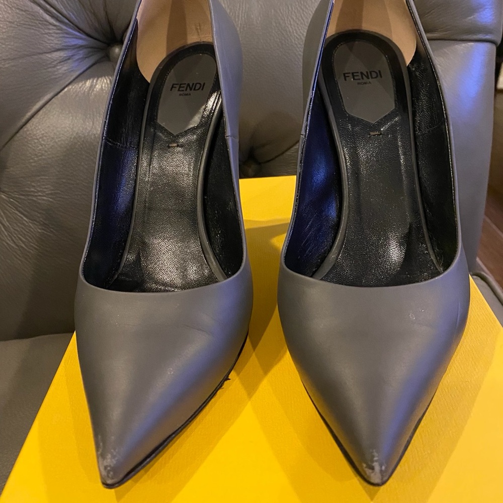 Authentic Fendi Decollete Vitello Flamingo pumps